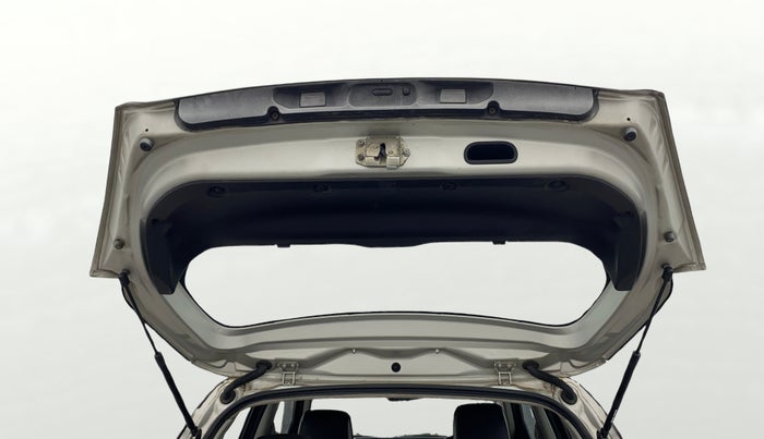 2015 Maruti Swift ZDI, Diesel, Manual, 31,878 km, Boot Door Open