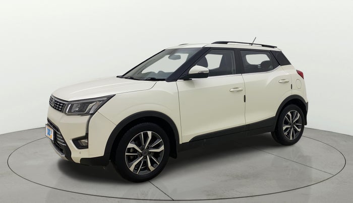 2021 Mahindra XUV300 W8 (O) 1.5 DIESEL, Diesel, Manual, 37,334 km, Left Front Diagonal