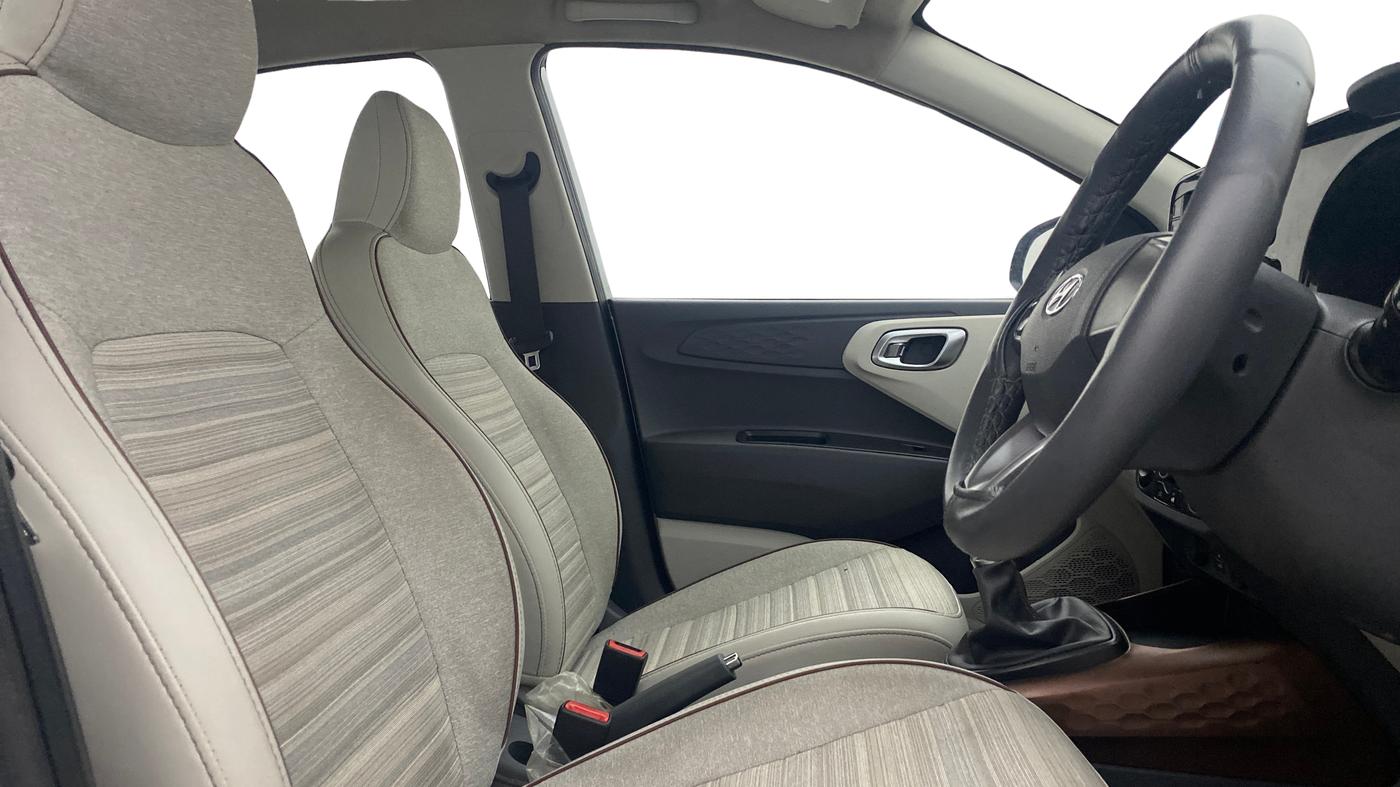 2022 Hyundai AURA SX 1.2, Petrol, Manual, 31,065 km, Right Side Front Door Cabin
