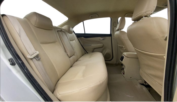 2016 Maruti Ciaz VDI+ SHVS, Diesel, Manual, 84,075 km, Right Side Rear Door Cabin