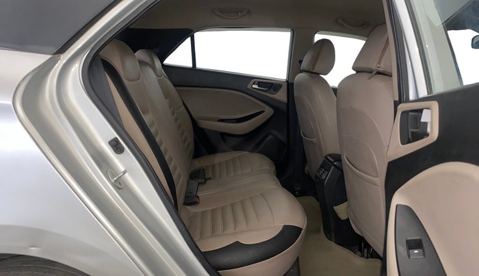 2015 Hyundai Elite i20 MAGNA 1.2, Petrol, Manual, 22,337 km, Right Side Rear Door Cabin