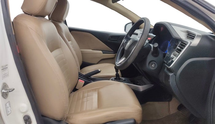 2014 Honda City 1.5L I-VTEC SV, Petrol, Manual, 1,43,914 km, Right Side Front Door Cabin