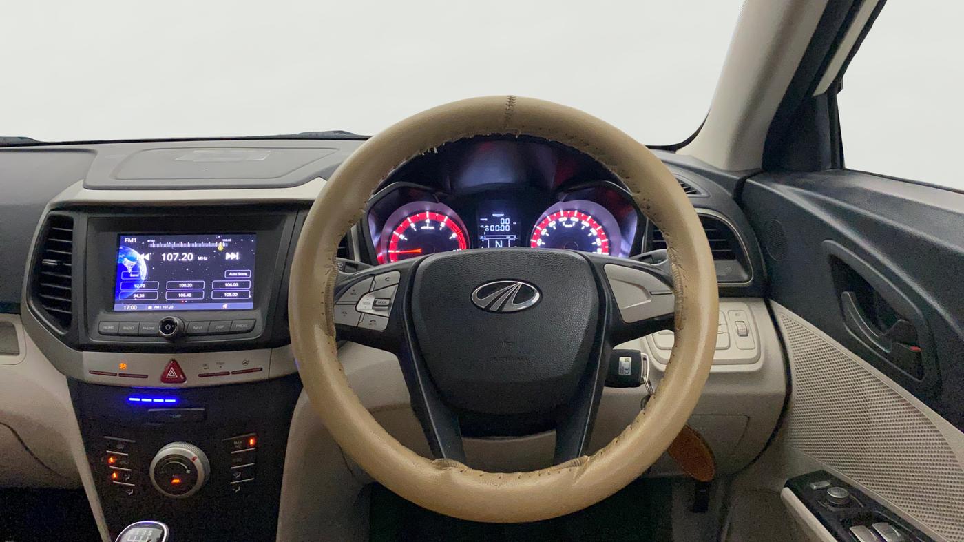 2020 Mahindra XUV300 W6 1.2 PETROL, Petrol, Manual, 15,386 km, Steering Wheel Close Up