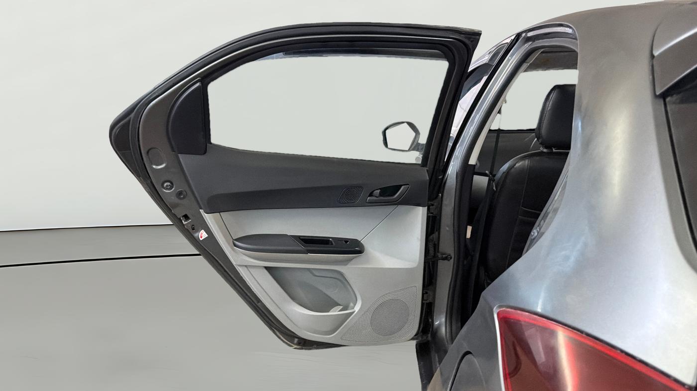 2023 Tata Tiago XT (O) PETROL, CNG, Manual, 49,591 km, LHS Rear Door