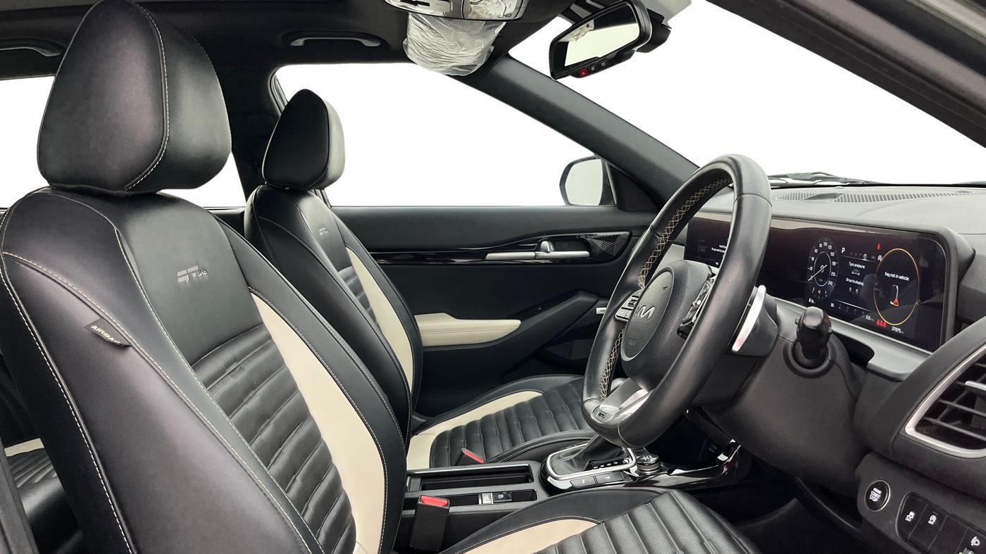 2023 KIA SELTOS  GTX PLUS 1.5 DIESEL AT, Diesel, Automatic, 37,875 km, Right Side Front Door Cabin