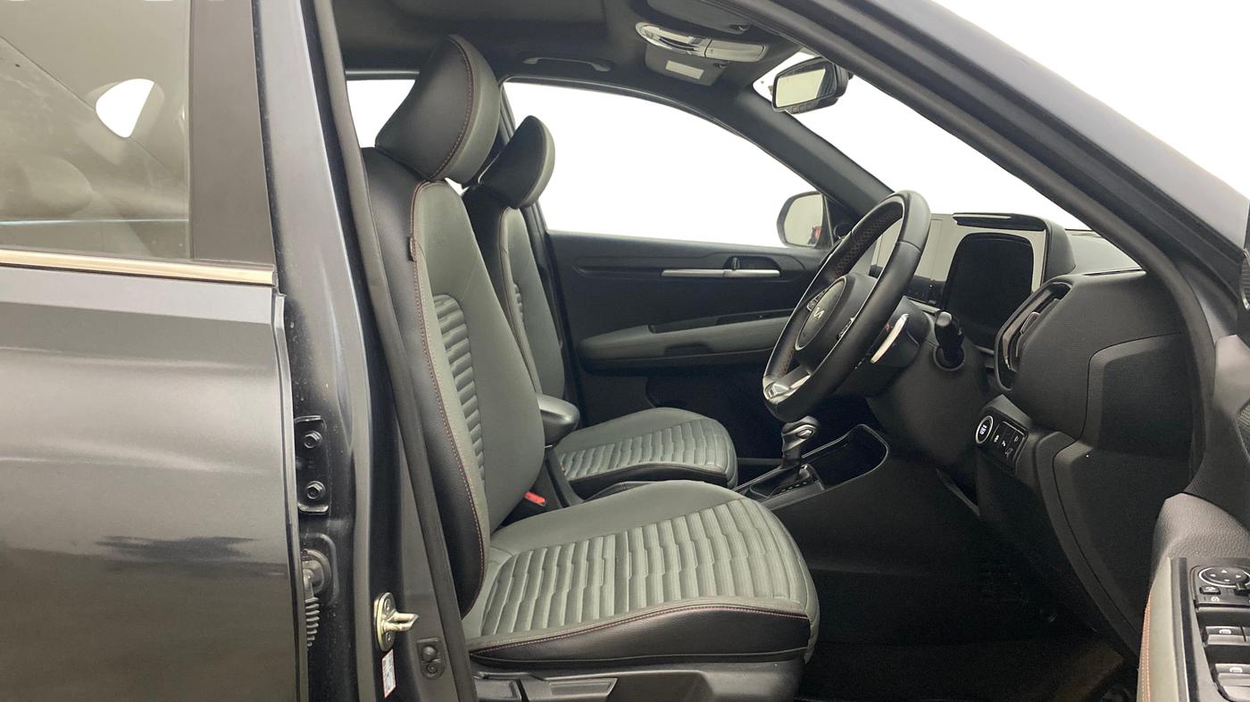 2022 KIA SONET X LINE 1.0 DCT, Petrol, Automatic, 26,636 km, Right Side Front Door Cabin