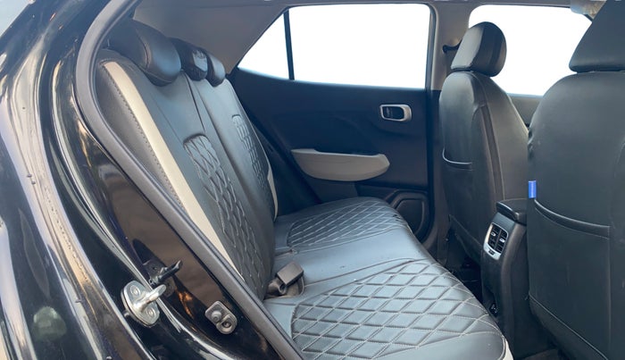 2024 Hyundai VENUE SX 1.2 PETROL, CNG, Manual, 31,232 km, Right Side Rear Door Cabin