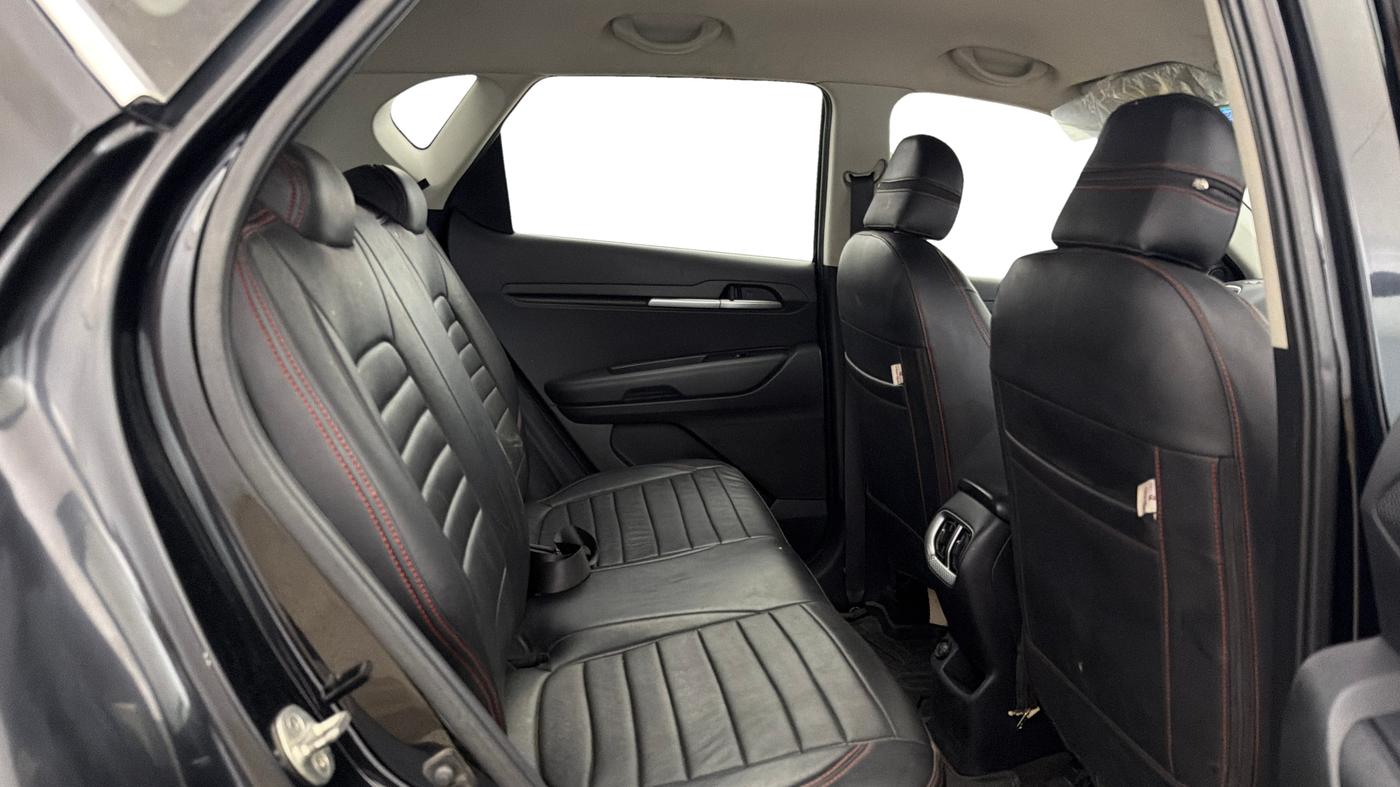 2020 KIA SONET HTK PLUS 1.2, Petrol, Manual, 64,344 km, Right Side Rear Door Cabin