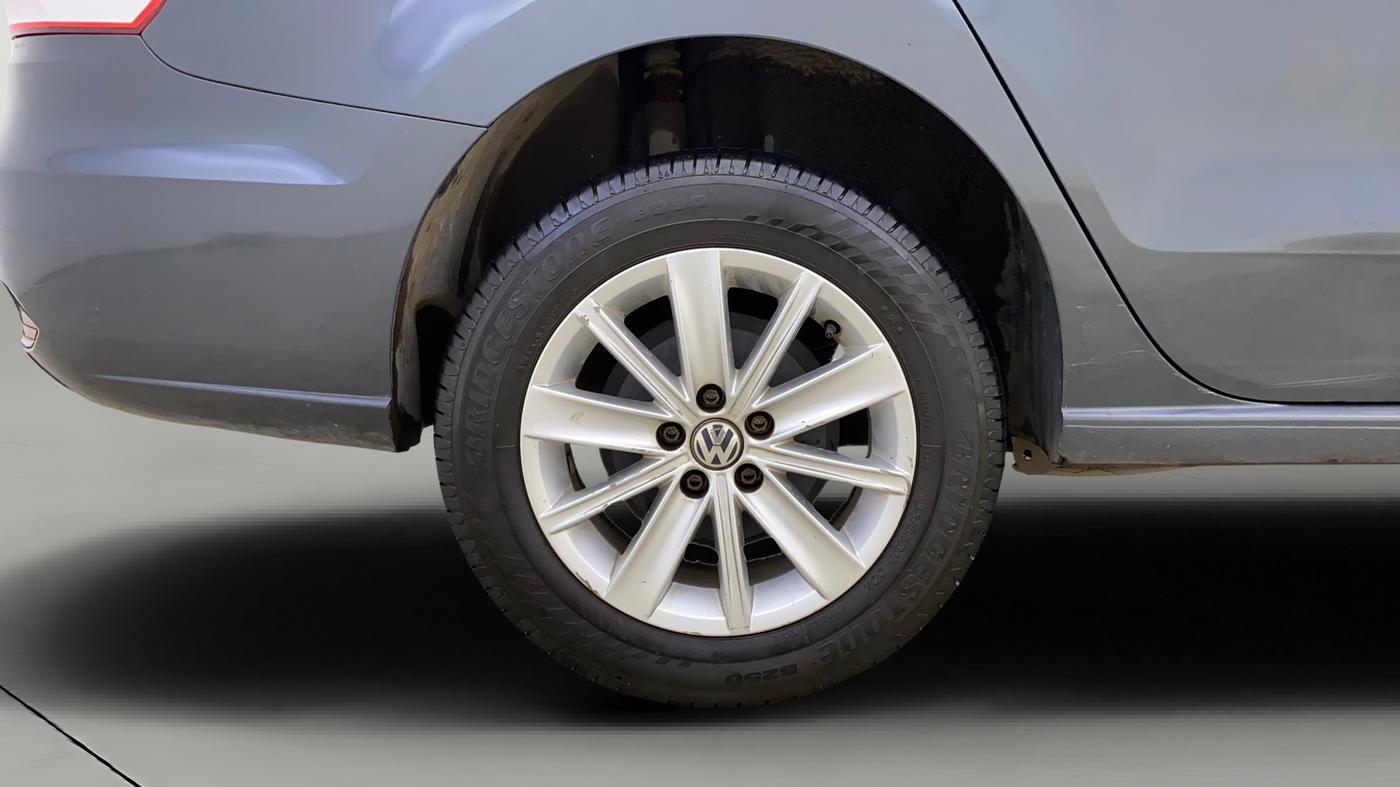 2017 Volkswagen Vento 1.2 TSI HIGHLINE PLUS AT, Petrol, Automatic, 57,573 km, Right Rear Wheel