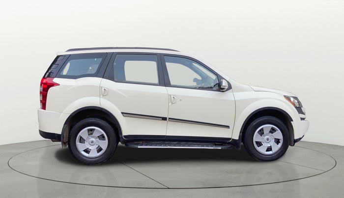 2015 Mahindra XUV500 W6, Diesel, Manual, 76,338 km, Right Side View