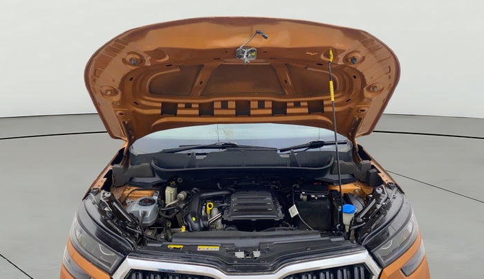 2021 Skoda KUSHAQ STYLE 1.0L TSI AT, Petrol, Automatic, 28,029 km, Open Bonet