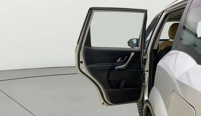 2020 Mahindra XUV500 W9 AT, Diesel, Automatic, 74,659 km, LHS Rear Door