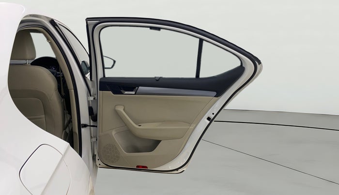 2018 Skoda Superb STYLE 1.8 TSI AT, Petrol, Automatic, 65,647 km, RHS Rear Door