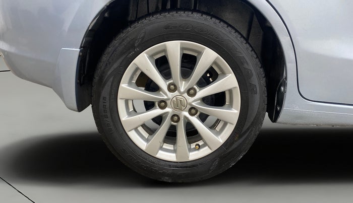 2014 Maruti Ertiga ZDI, Diesel, Manual, 77,782 km, Right Rear Wheel