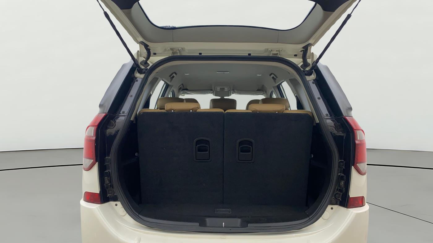 2020 Mahindra XUV500 W7, Diesel, Manual, 79,824 km, Boot Open Zoomed View