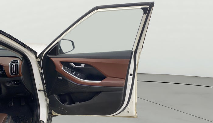 2021 Hyundai ALCAZAR PLATINUM 2.0 MT 7STR, Petrol, Manual, 88,356 km, RHS Front Door