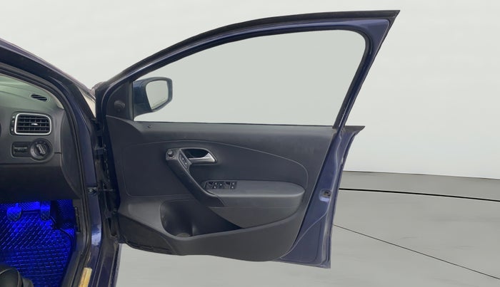 2015 Volkswagen Polo COMFORTLINE 1.5L, Diesel, Manual, 83,063 km, RHS Front Door