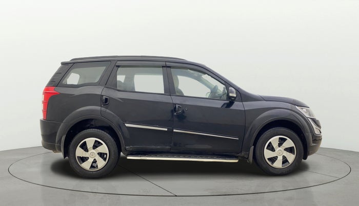 2017 Mahindra XUV500 W6, Diesel, Manual, 76,882 km, Right Side View