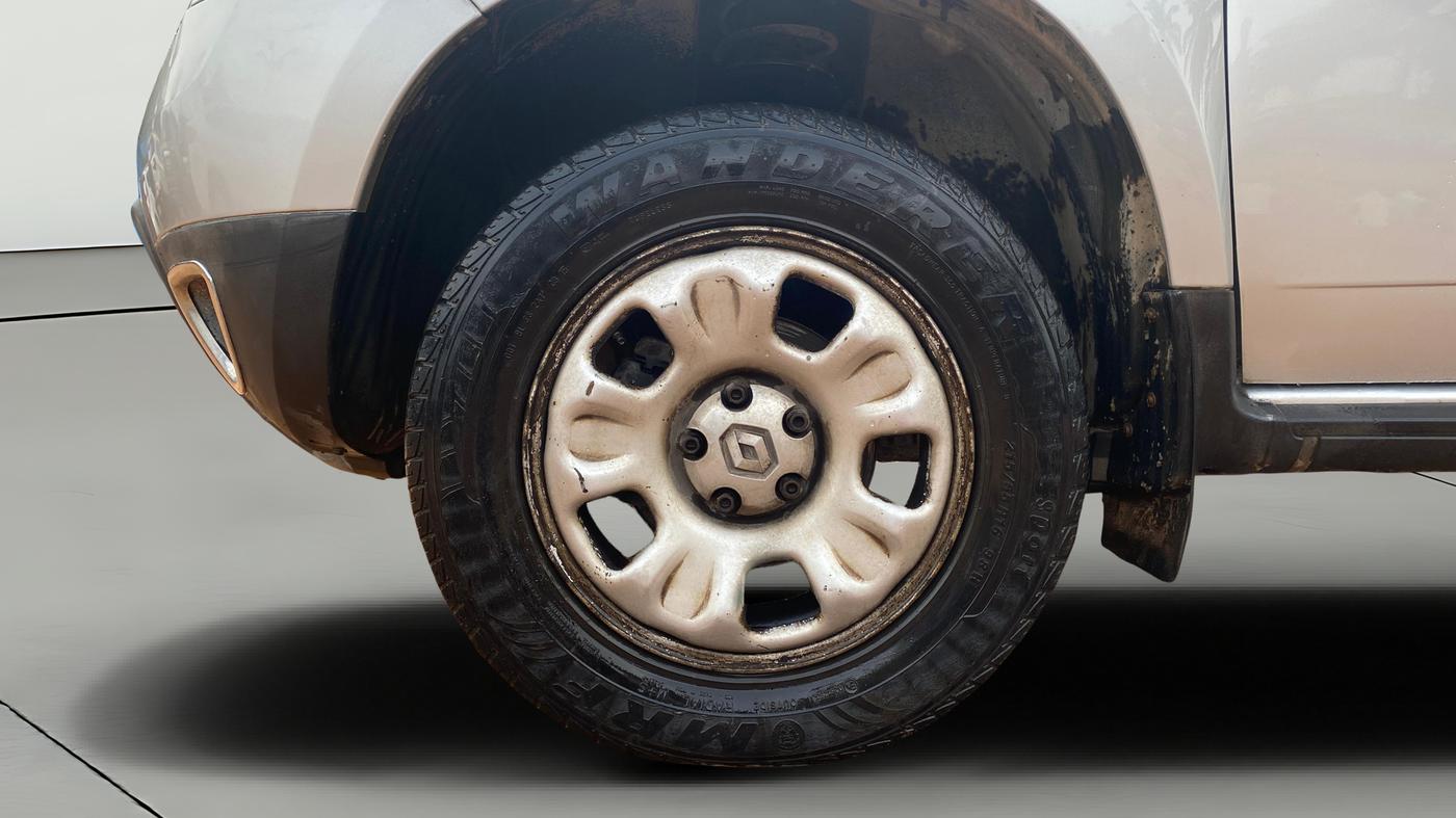 2015 Renault Duster RXL PETROL, Petrol, Manual, 42,724 km, Left Front Wheel