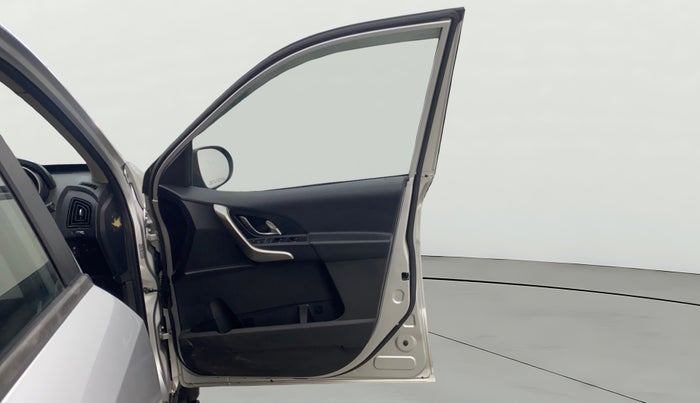 2018 Mahindra XUV500 W7, Diesel, Manual, 90,668 km, RHS Front Door