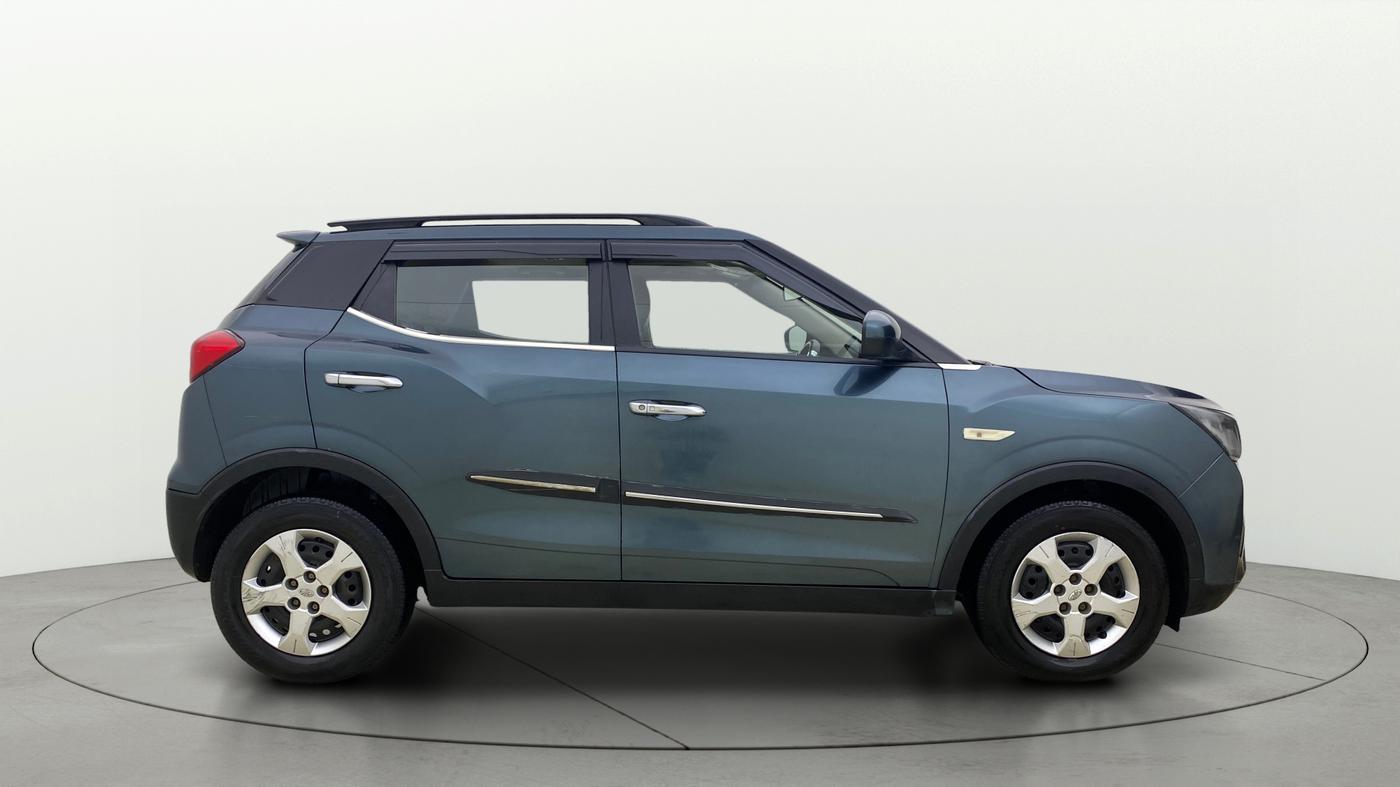 2021 Mahindra XUV300 W6 1.2 PETROL AMT, Petrol, Automatic, 62,028 km, Right Side View