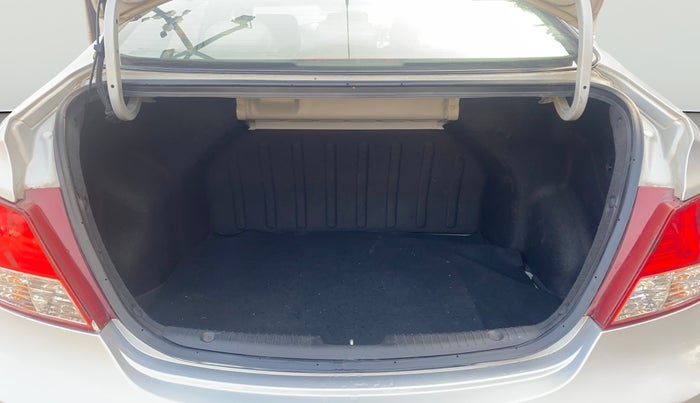 2013 Hyundai Verna FLUIDIC 1.6 VTVT SX, Petrol, Manual, 70,493 km, Boot Open Zoomed View