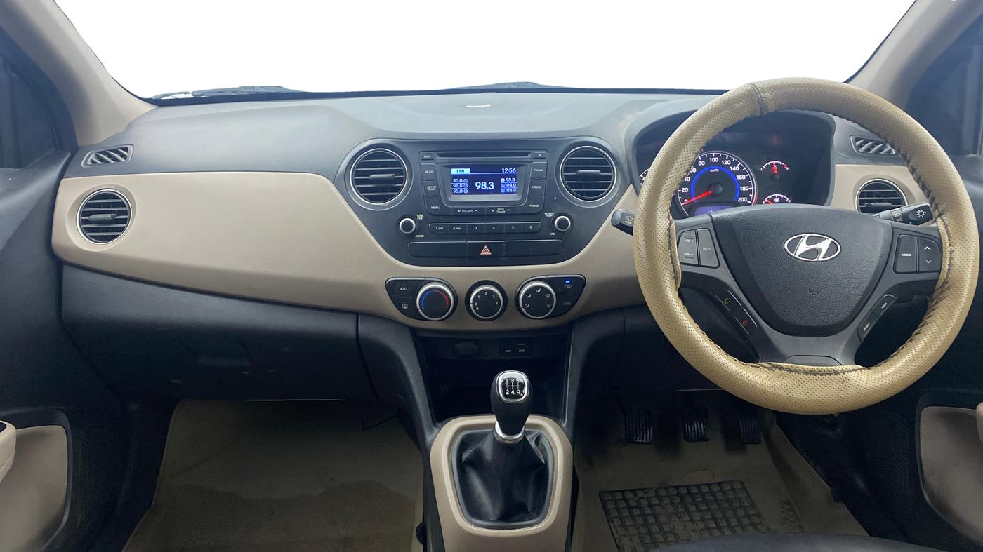 2016 Hyundai Grand i10 SPORTZ 1.2 KAPPA VTVT, Petrol, Manual, 52,201 km, Dashboard
