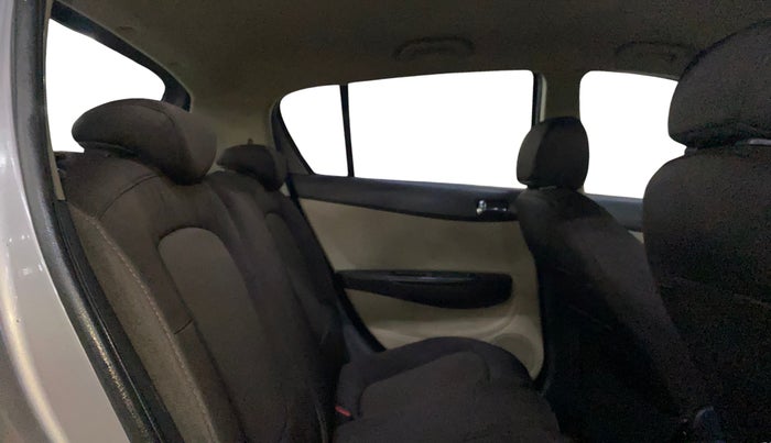 2014 Hyundai i20 SPORTZ 1.2, Petrol, Manual, 57,659 km, Right Side Rear Door Cabin