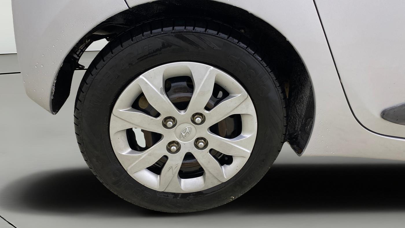2017 Hyundai Eon MAGNA +, Petrol, Manual, 69,619 km, Right Rear Wheel