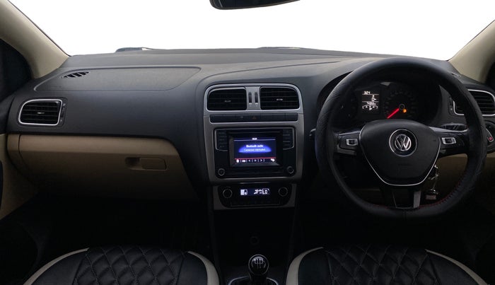 2016 Volkswagen Polo HIGHLINE1.2L, Petrol, Manual, 74,301 km, Dashboard