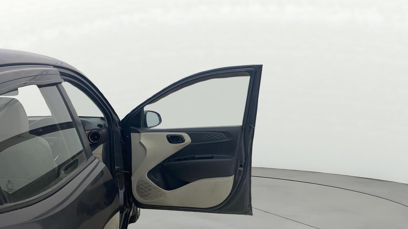 2021 Hyundai AURA S 1.2 CNG, CNG, Manual, 98,698 km, RHS Front Door