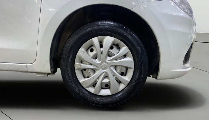 2022 Maruti Dzire LXI, CNG, Manual, 32,307 km, Right Front Wheel