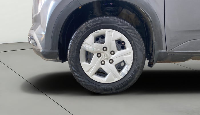 2020 Hyundai VENUE S 1.2, Petrol, Manual, 96,870 km, Left Front Wheel