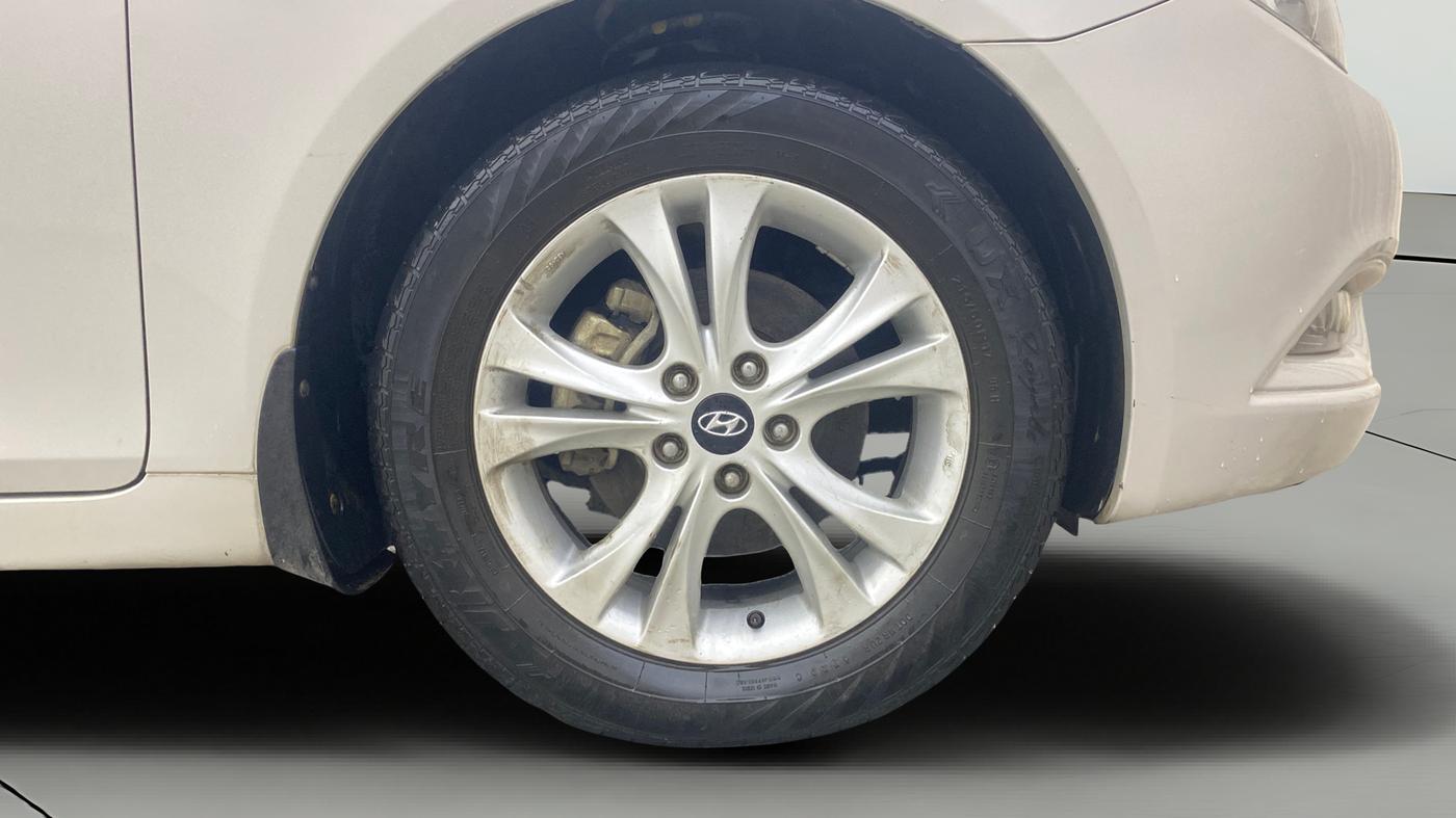 2012 Hyundai Sonata 2.4 GDI MT, Petrol, Manual, 53,260 km, Right Front Wheel