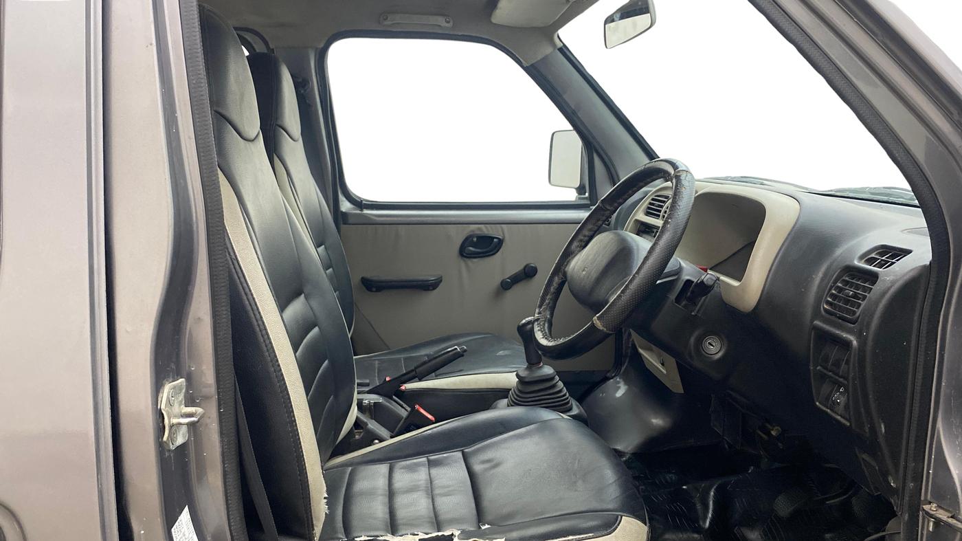 2018 Maruti Eeco 5 STR WITH A/C+HTR, Petrol, Manual, 75,826 km, Right Side Front Door Cabin