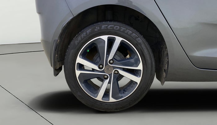 2023 Tata ALTROZ XZ CNG, CNG, Manual, 52,836 km, Right Rear Wheel