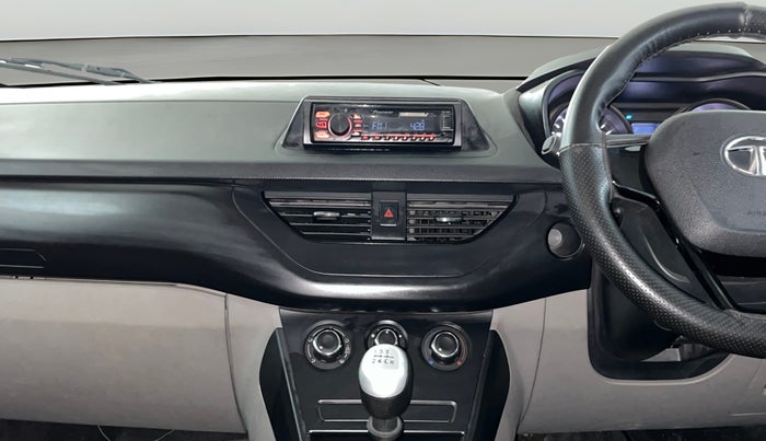 2018 Tata NEXON XE PETROL, Petrol, Manual, 28,441 km, Air Conditioner
