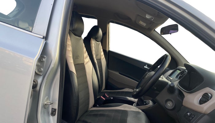 2018 Hyundai Grand i10 SPORTZ 1.2 KAPPA VTVT, CNG, Manual, 92,318 km, Right Side Front Door Cabin