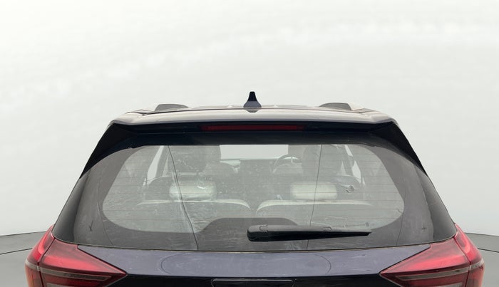 2022 Mahindra XUV700 AX 7 LUXURY P AT 7 STR, Petrol, Automatic, 20,821 km, Rear Windshield