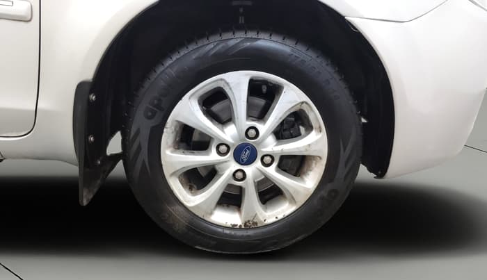 2013 Ford Classic 1.6 DURATEC TITANIUM, Petrol, Manual, 74,249 km, Right Front Wheel