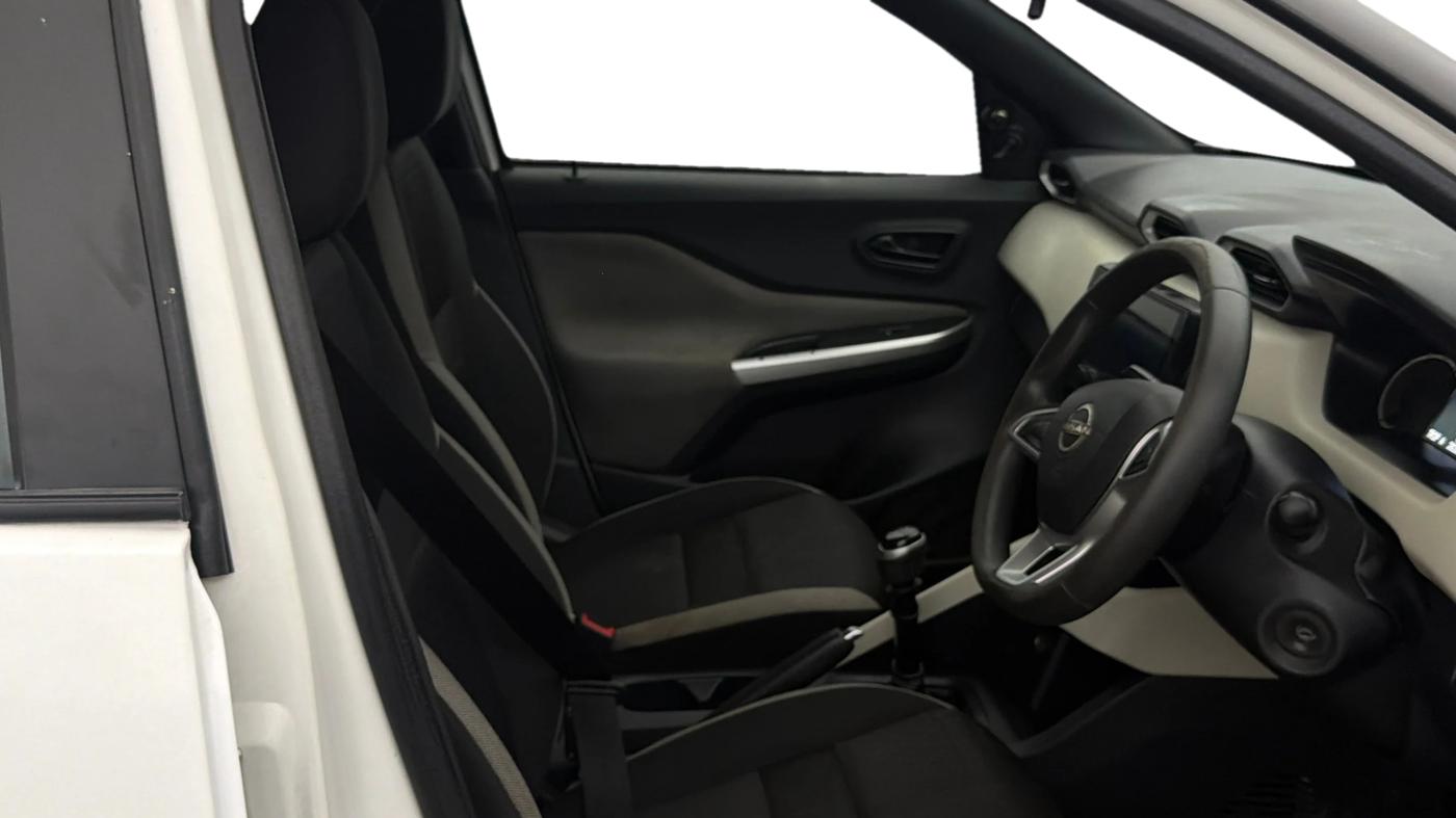 2022 Nissan MAGNITE XE, Petrol, Manual, 72,464 km, Right Side Front Door Cabin
