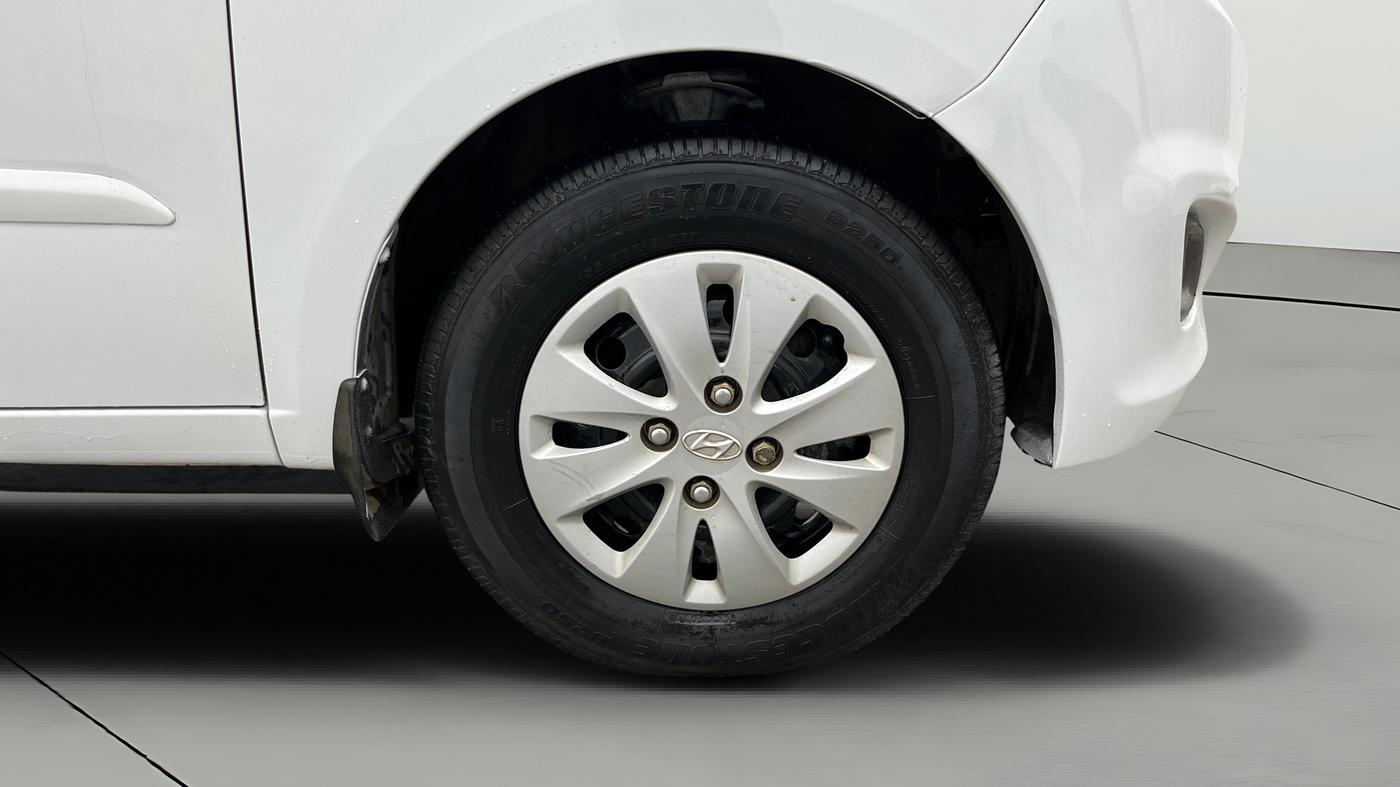 2013 Hyundai i10 SPORTZ 1.2 AT, Petrol, Automatic, 41,738 km, Right Front Wheel