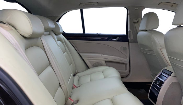 2015 Skoda Superb ELEGANCE 1.8 TSI AT, Petrol, Automatic, 71,139 km, Right Side Rear Door Cabin