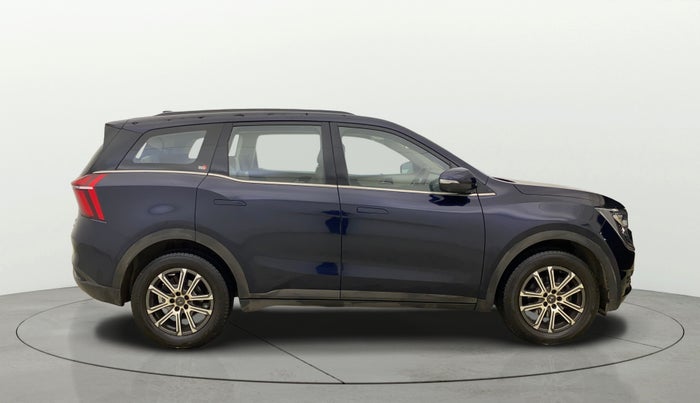 2022 Mahindra XUV700 AX 7 LUXURY P AT 7 STR, Petrol, Automatic, 19,475 km, Right Side View