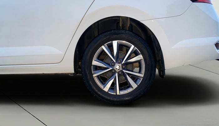 2023 Skoda SLAVIA STYLE 1.0L TSI MT, Petrol, Manual, 27,635 km, Left Rear Wheel