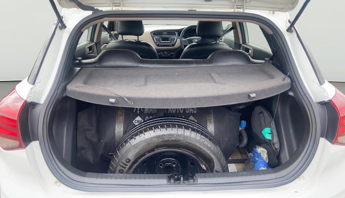 2019 Hyundai Elite i20 MAGNA PLUS 1.2, CNG, Manual, 65,019 km, Boot Open Zoomed View