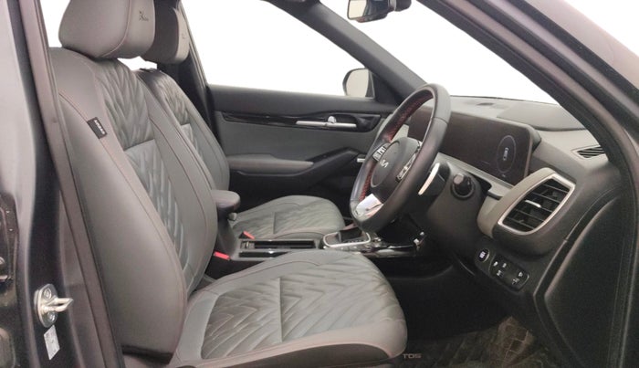 2023 KIA SELTOS  X LINE 1.5 TURBO PETROL DCT, Petrol, Automatic, 18,345 km, Right Side Front Door Cabin