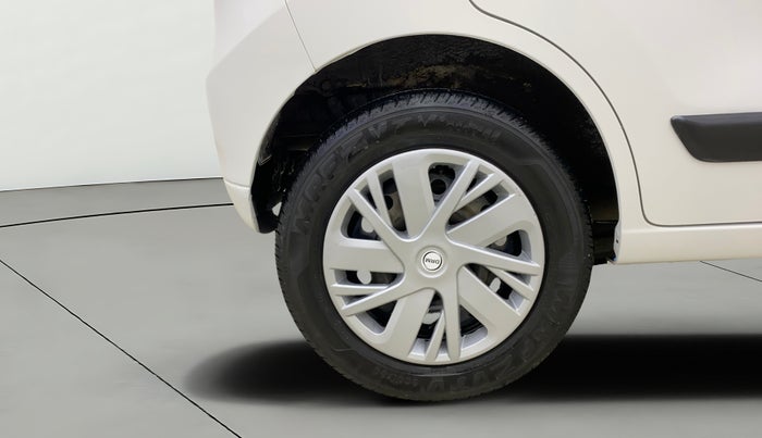 2016 Maruti Wagon R 1.0 VXI AMT, Petrol, Automatic, 48,590 km, Right Rear Wheel