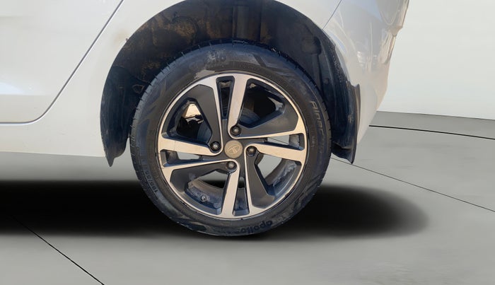 2020 Tata ALTROZ XZ DIESEL, Diesel, Manual, 96,355 km, Left Rear Wheel