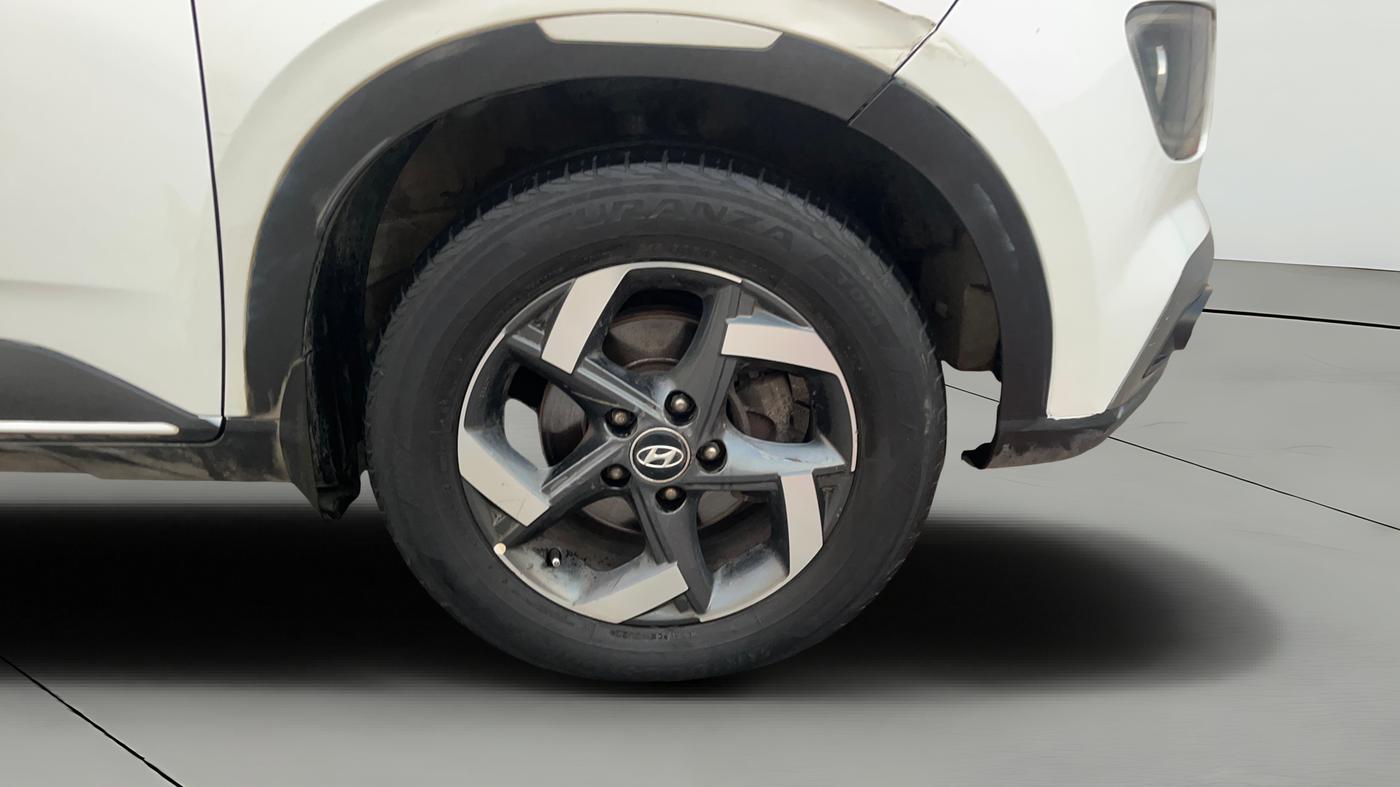 2019 Hyundai VENUE SX 1.4 CRDi DUAL TONE, Diesel, Manual, 1,08,203 km, Right Front Wheel